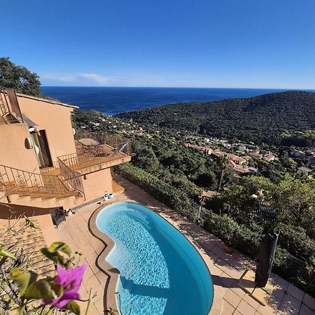 Villa Petale De Rose กาวาแลร์-ซูร์-แมร์ ภายนอก รูปภาพ