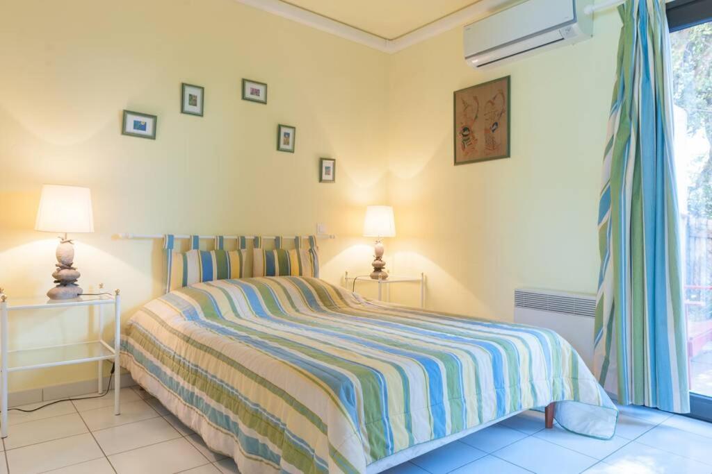 Villa Petale De Rose กาวาแลร์-ซูร์-แมร์ ภายนอก รูปภาพ