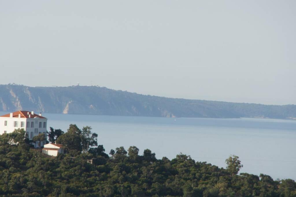 Villa Petale De Rose กาวาแลร์-ซูร์-แมร์ ภายนอก รูปภาพ