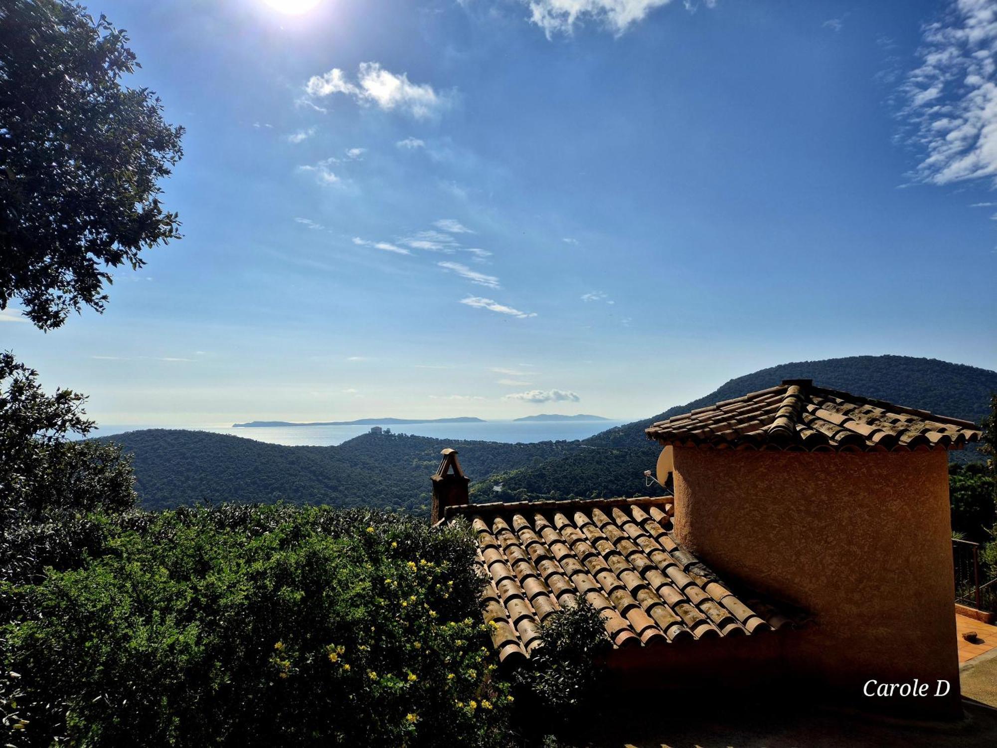 Villa Petale De Rose กาวาแลร์-ซูร์-แมร์ ภายนอก รูปภาพ